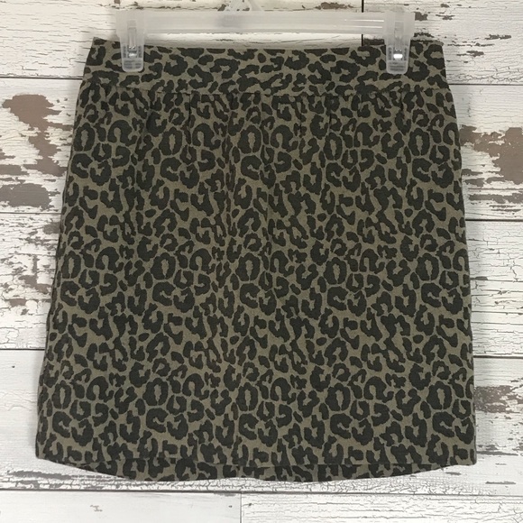 Banana Republic Dresses & Skirts - Banana Republic Leopard mini skirt 2P